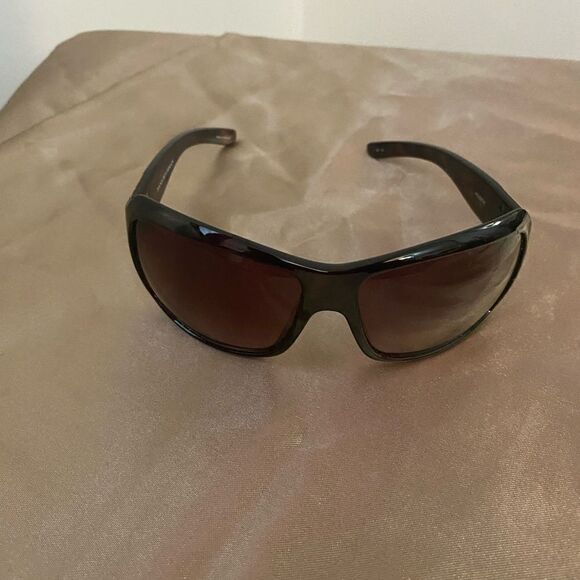 Dana Buchman Sunglasses  main image 8